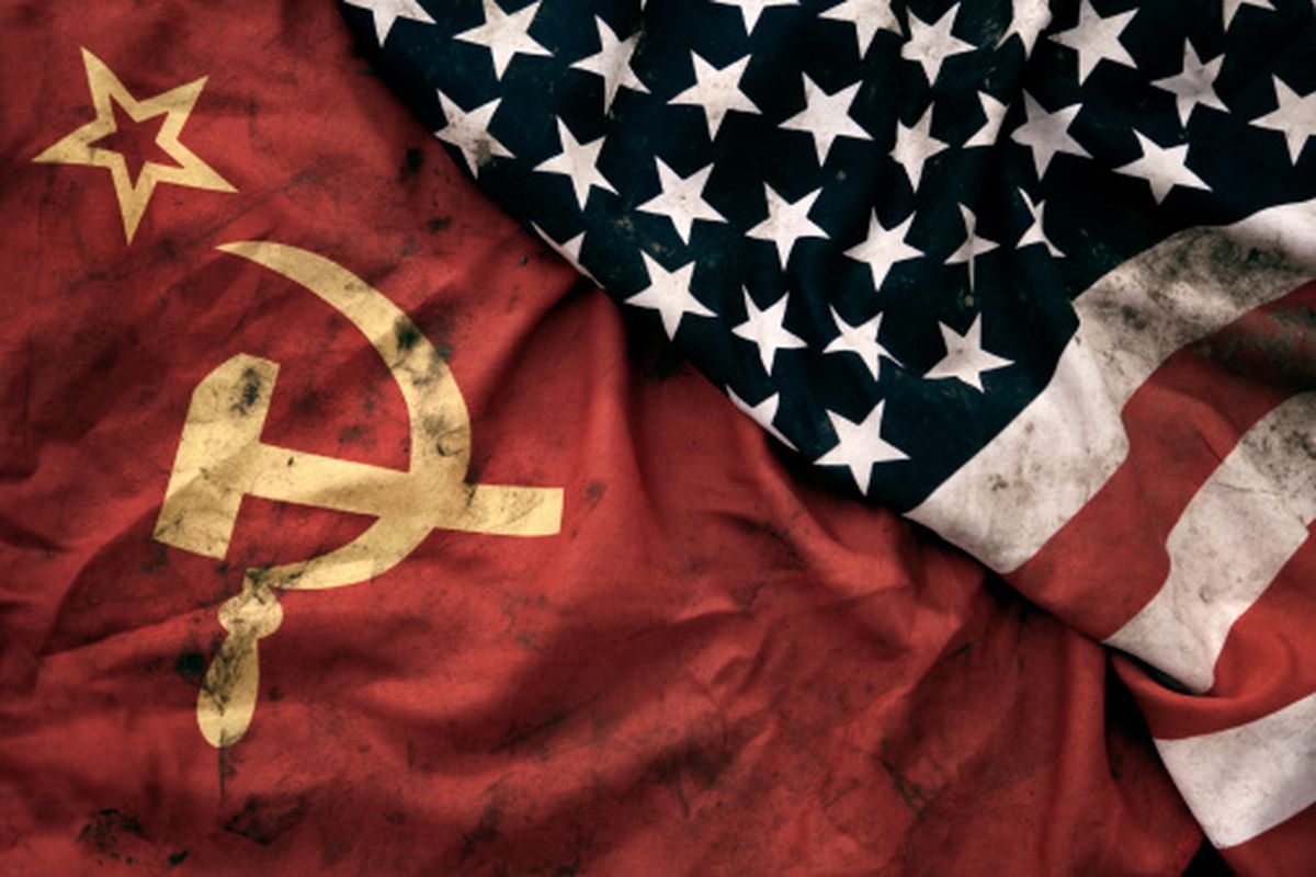 Soviet Union and United States flags.  Credit: insidehook.com