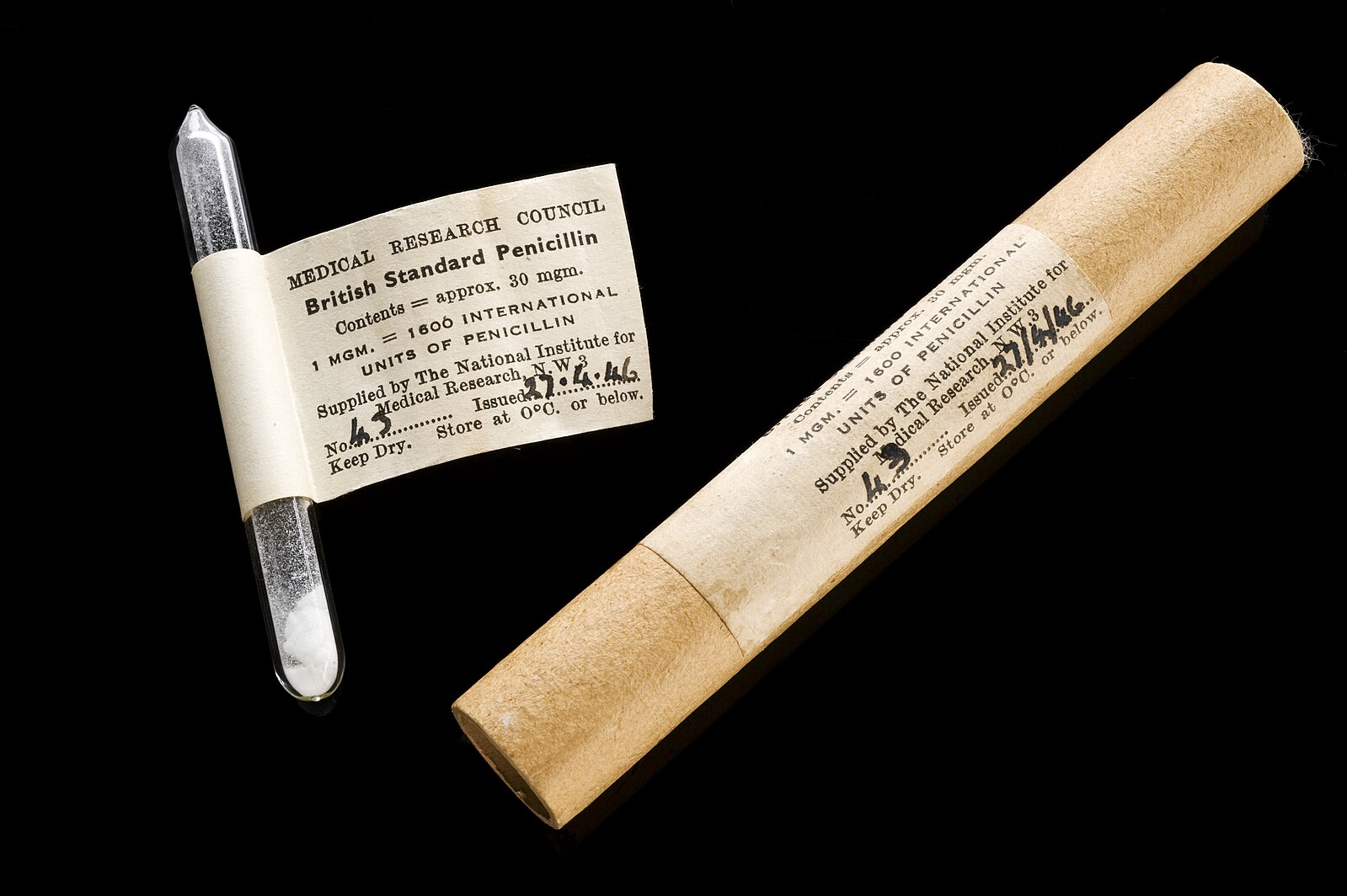 Glass_phial_of_British_Standard_penicillin,_London,_England,_Wellcome_L0059573.jpg